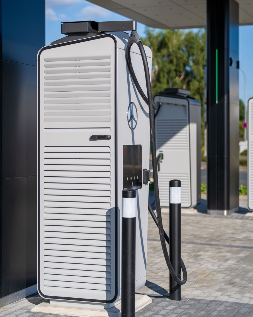 Bornes de recharge sur un parking d’entreprise